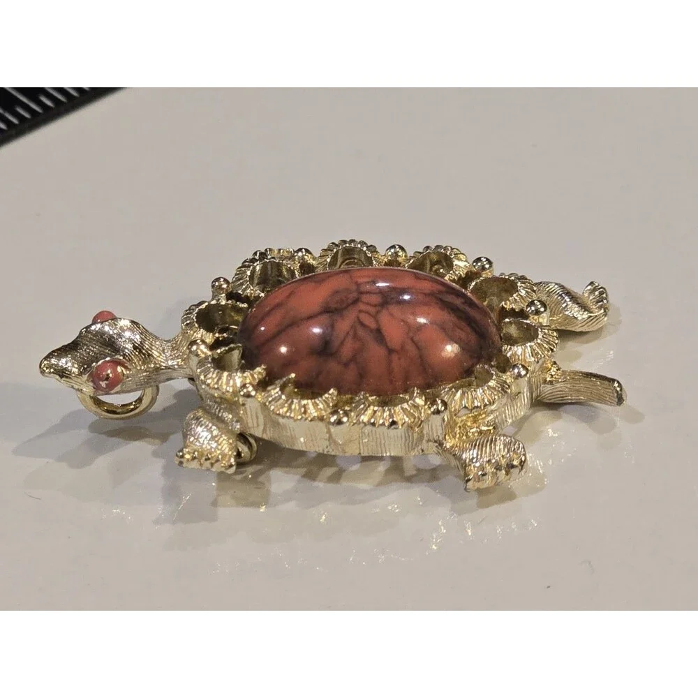 Vintage Gerrys Turtle Brooch Pendant Red Marbled Cabochon Gold Tone Jewelry 1391